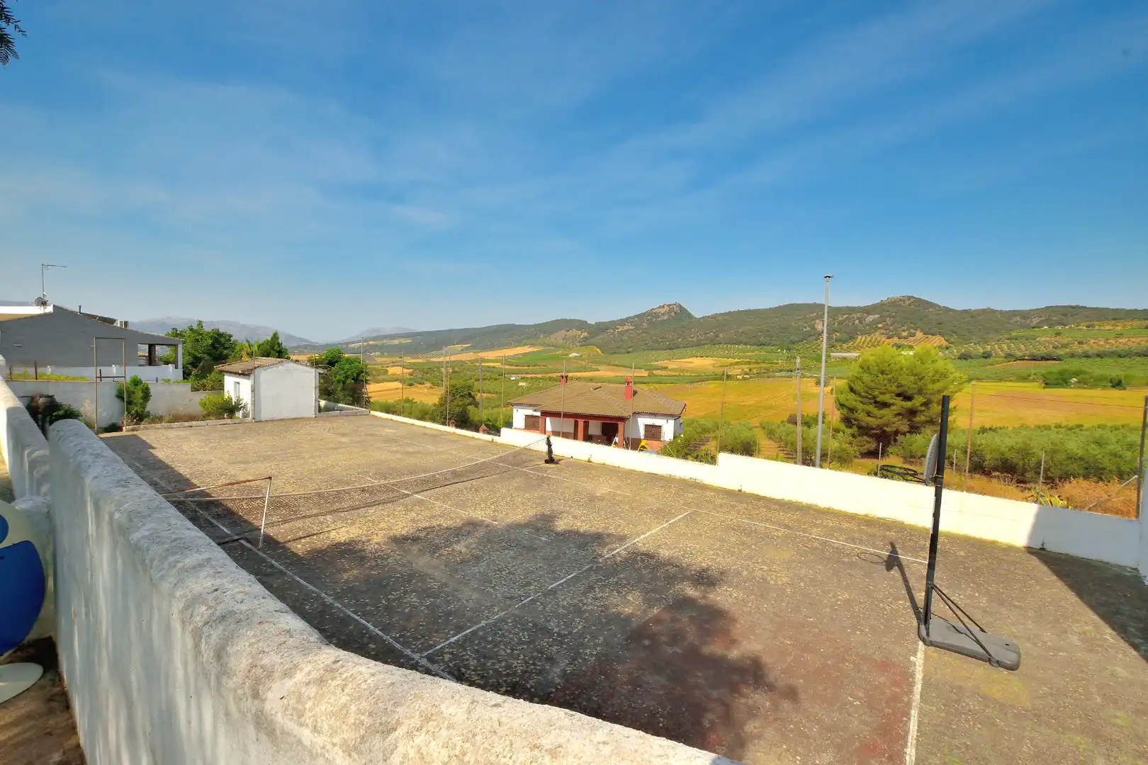 Jardí de Casa adosada en venda en Ronda amb Terrassa, Traster i Balcó