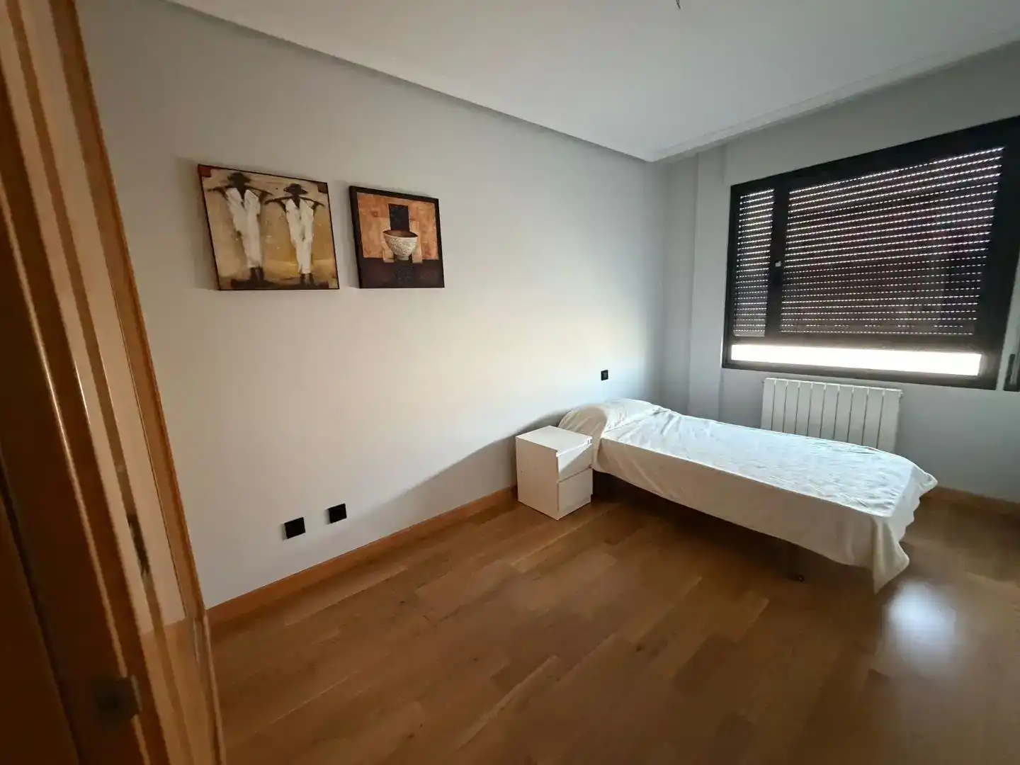 Habitación de Piso para compartir en  Logroño con Aire acondicionado, Jardín privado y Parquet