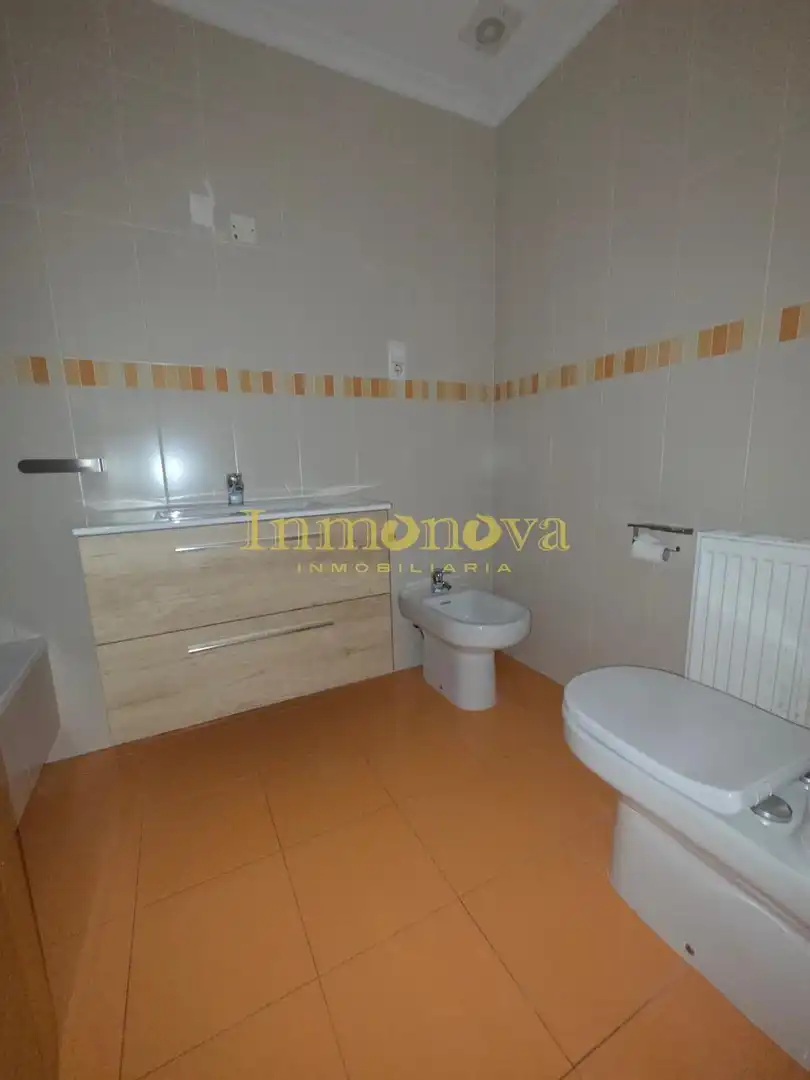 Habitación de Piso en venta en Salceda de Caselas con Calefacción y Trastero