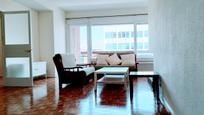 Sala d'estar de Pis de lloguer en  Madrid Capital amb Calefacció, Parquet i Terrassa