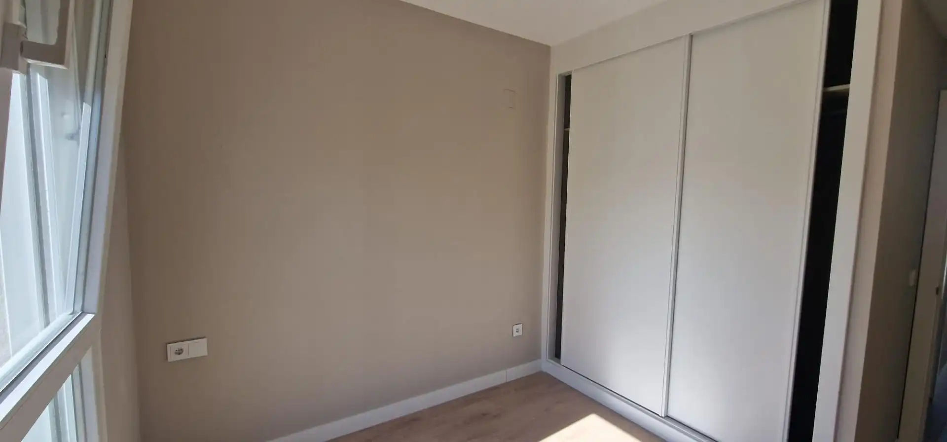 Schlafzimmer von Einfamilien-Reihenhaus zur Miete in Guillena mit Privatgarten, Balkon und Gemeinschaftspool