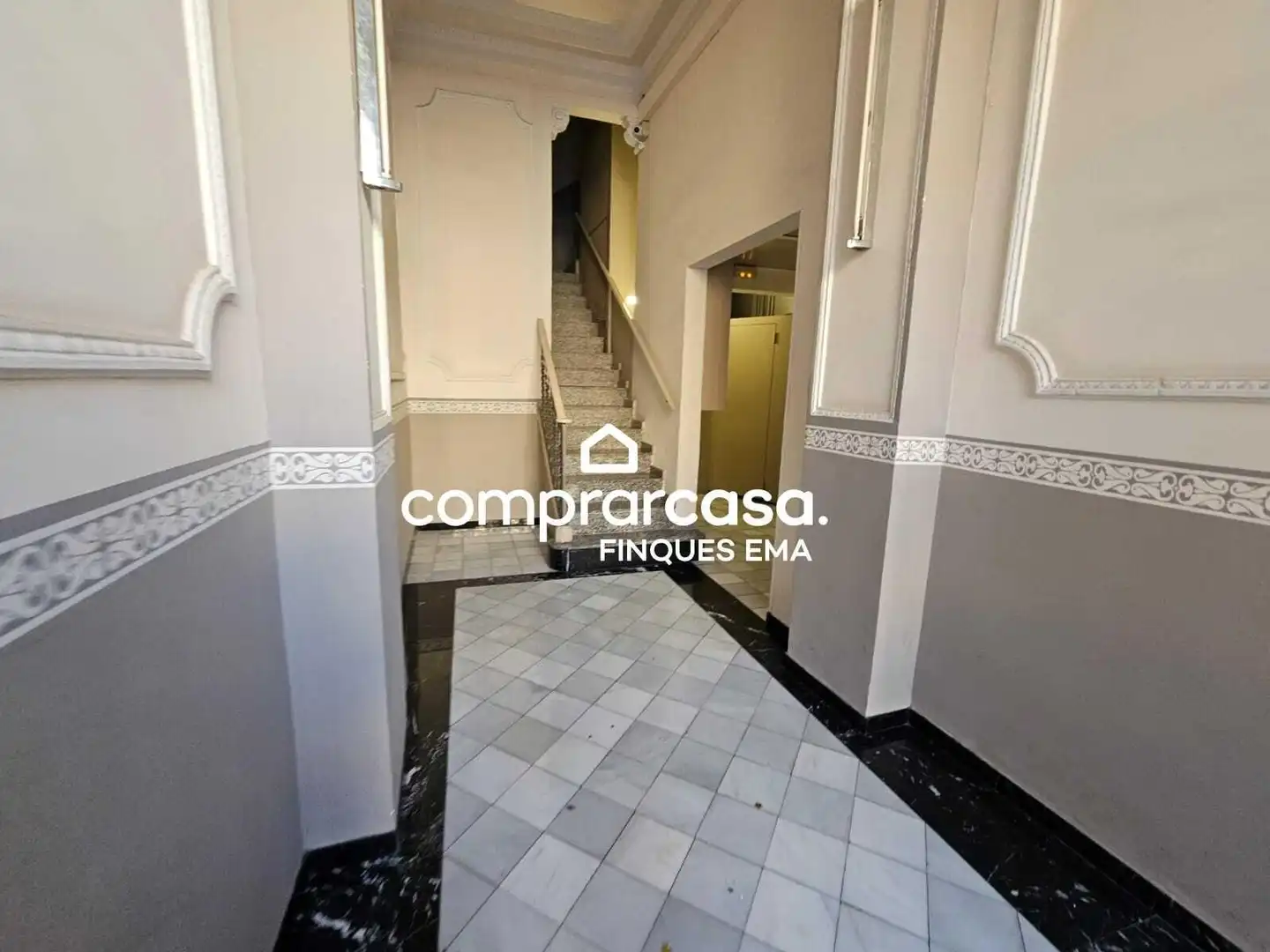 Piso en venta en Barcelona con Balcón