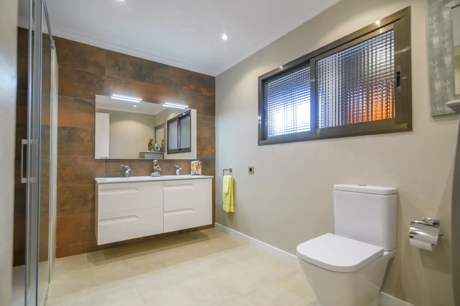 Baño de Casa o chalet en venta en Gavà con Terraza, Piscina y Balcón