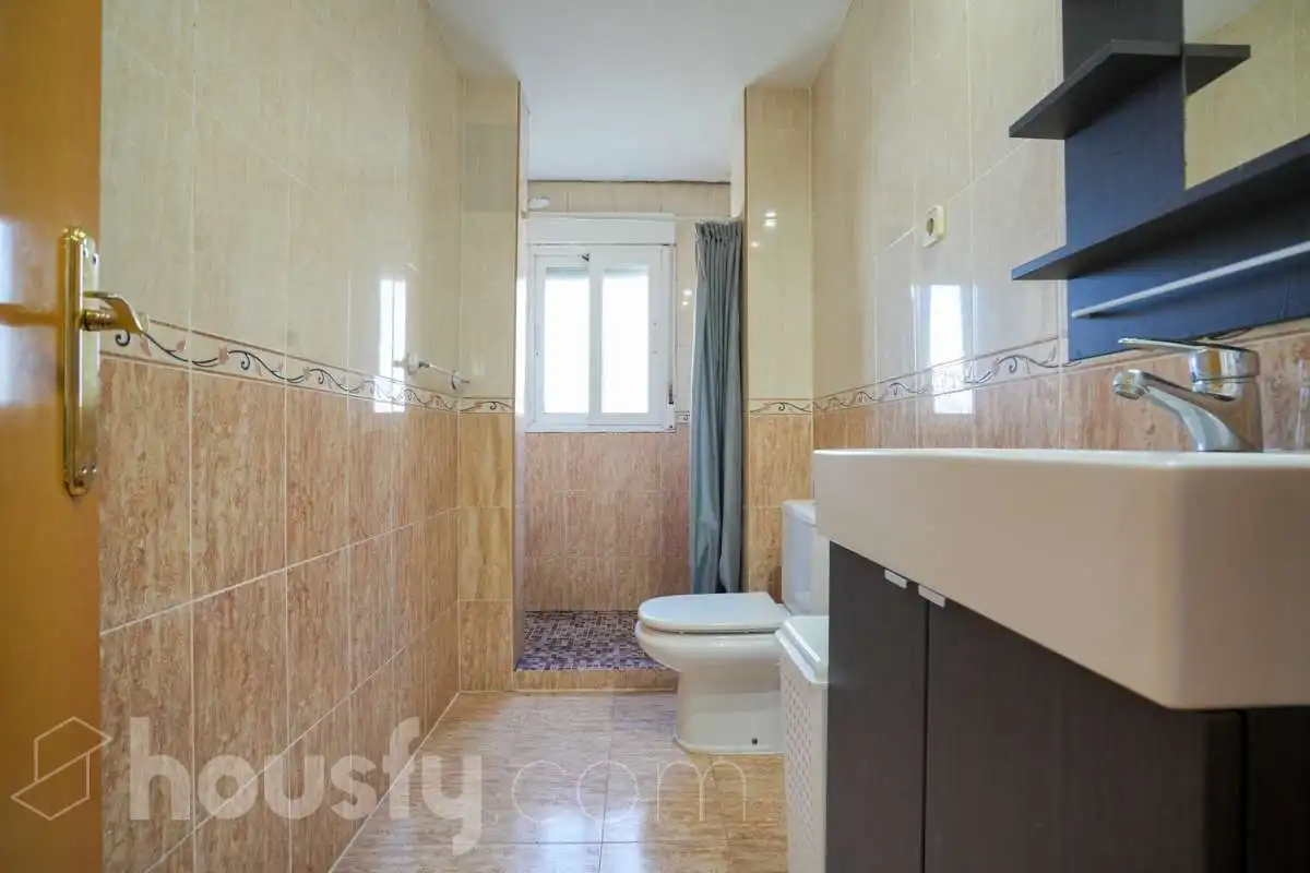 Bany de Pis en venda en Madrid amb Calefacció, Parquet i Moblat