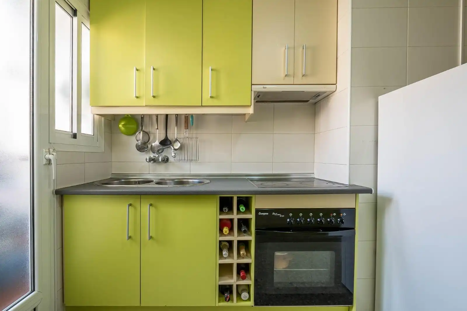 Kitchen of Flat for sale in Granada  with Air Conditioner, Heating and Terrace