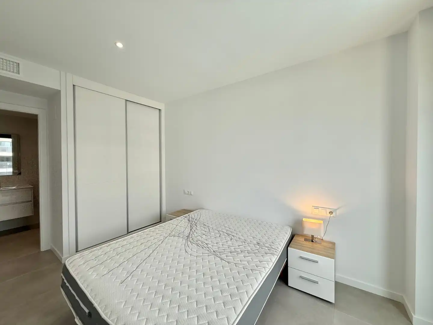 Dormitori de Apartament de lloguer en Orihuela amb Aire condicionat, Calefacció i Terrassa