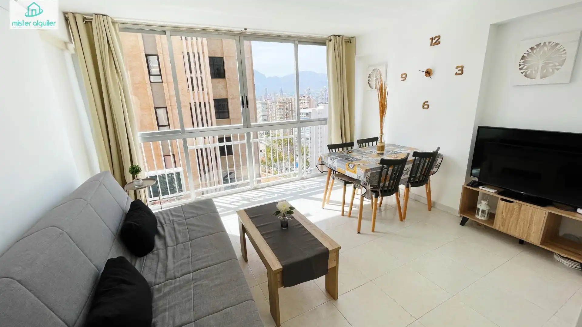 Sala de estar de Apartamento de alquiler en Benidorm con Aire acondicionado, Calefacción y Amueblado
