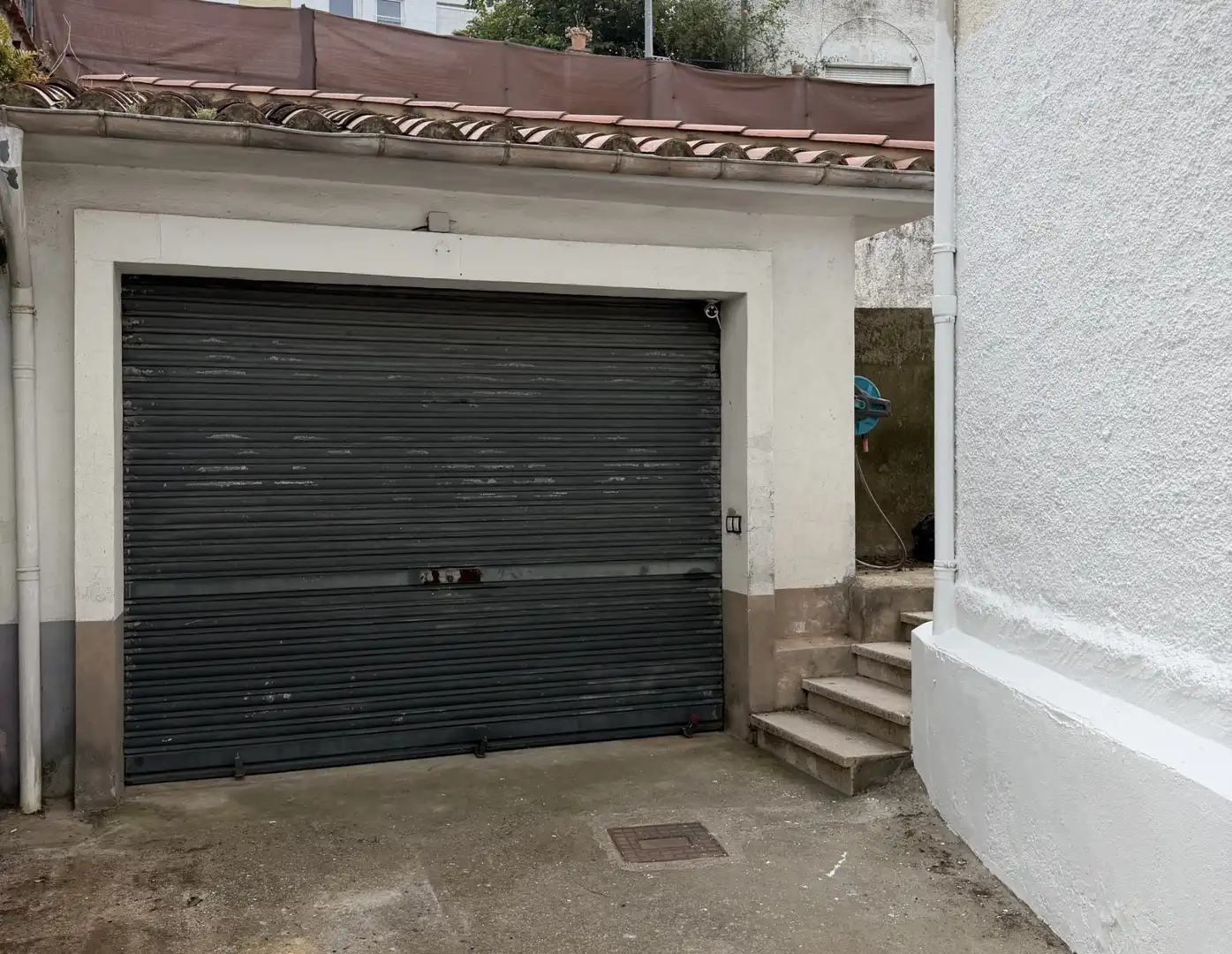 Aparcament de Casa adosada en venda en Olot amb Parquet i Terrassa