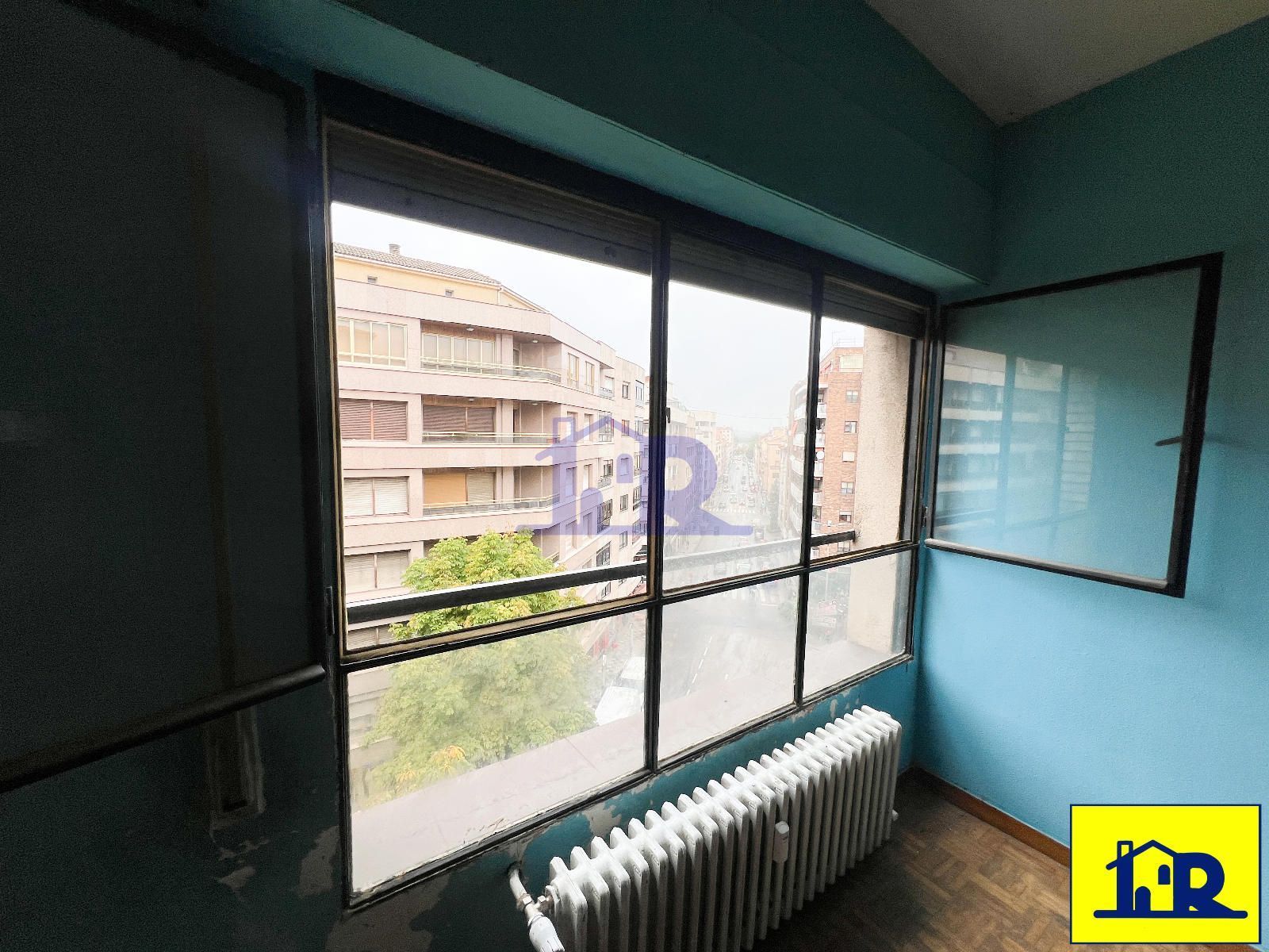 Piso en venta en Cuenca Capital con Calefacción, Terraza y Balcón