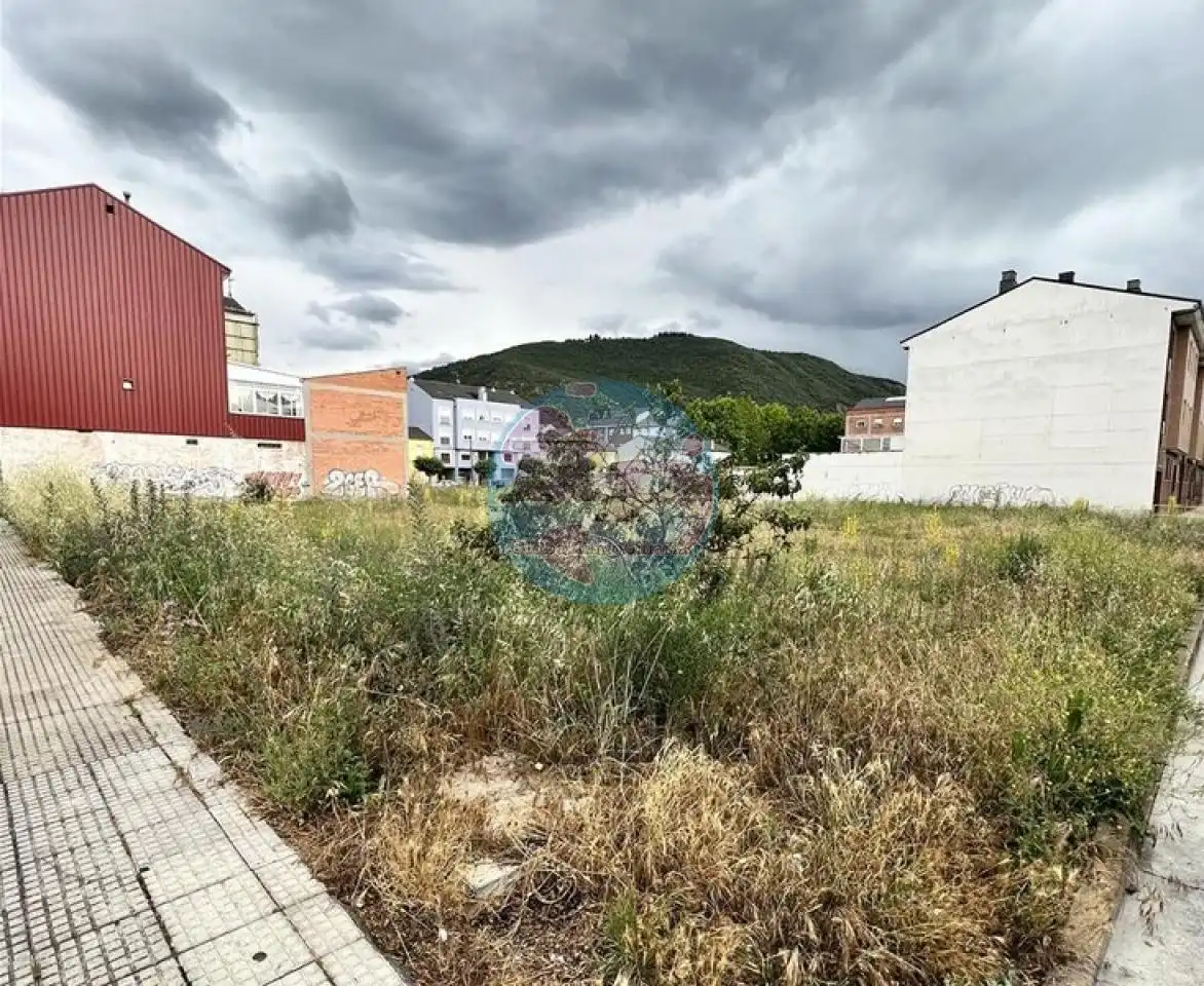 Terreni e lotti in vendita a Flores de Sil - La Placa