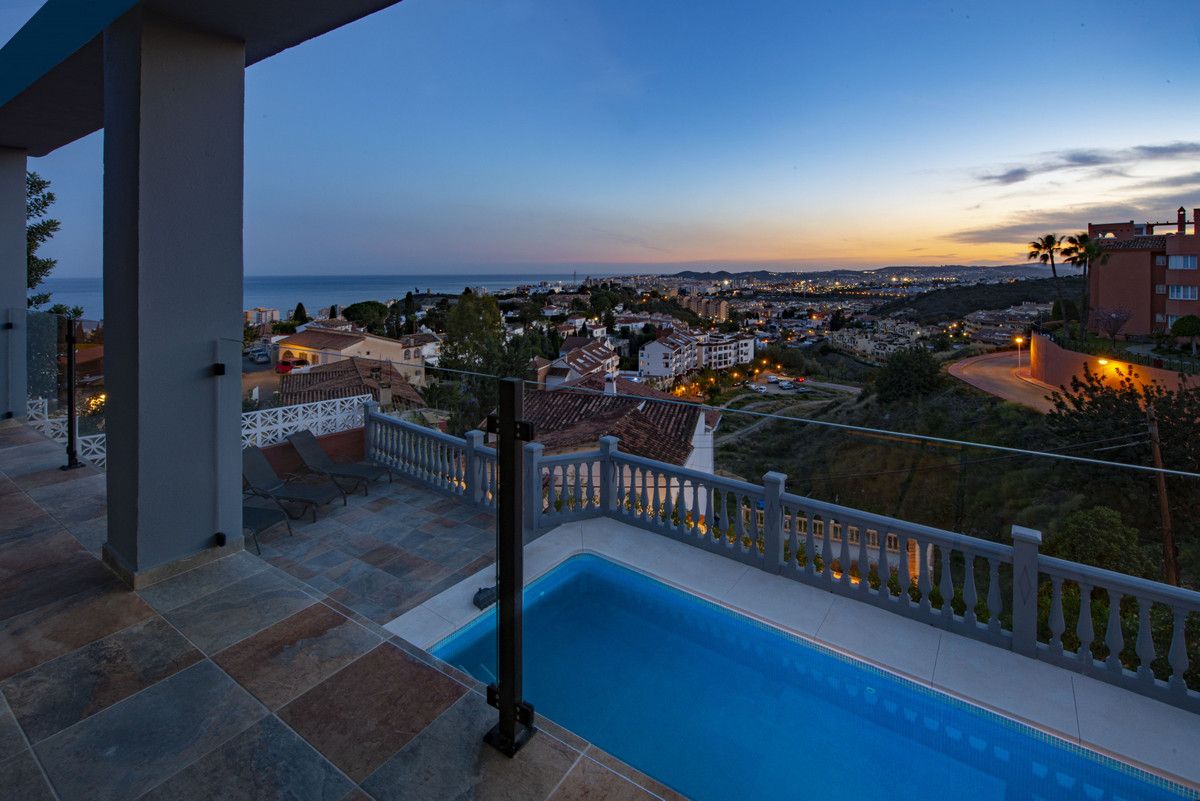 Exterior view of House or chalet for sale in Fuengirola  with Air Conditioner, Heating and Private garden