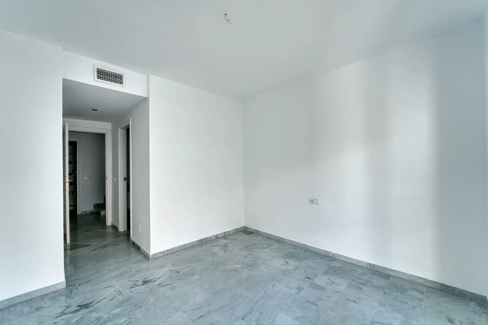 Ático en venta en Marbella con Aire acondicionado, Calefacción y Terraza