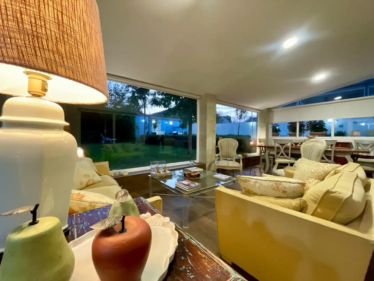 Sala d'estar de Casa o xalet en venda en Galindo y Perahuy amb Calefacció, Jardí privat i Terrassa