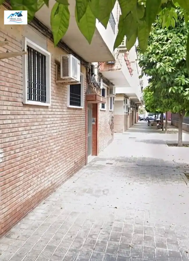 Flat for sale in Plaza LUIS CERNUDA