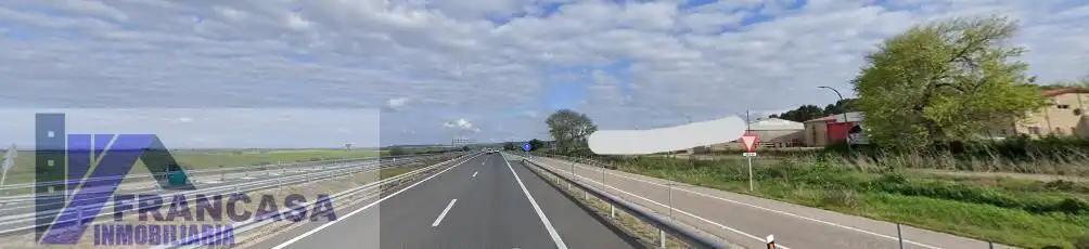Außenansicht von Fabrikhallen zum Verkauf in Calzada de Oropesa