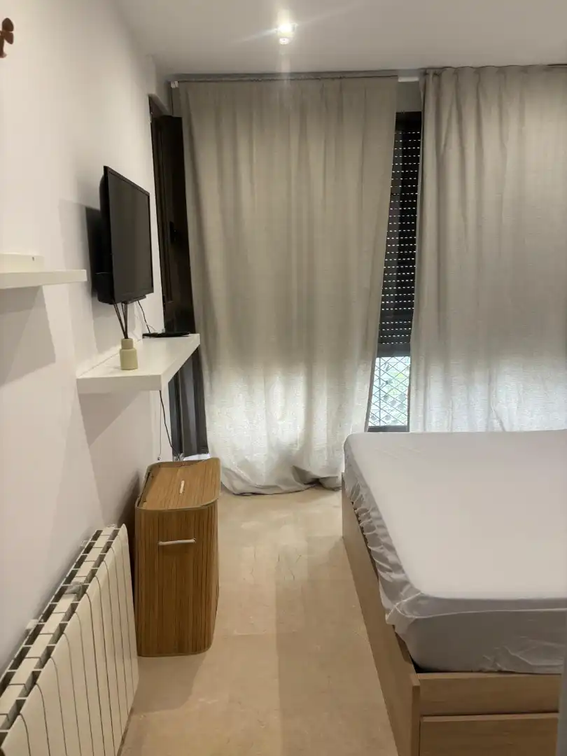 Schlafzimmer von Wohnung zur Miete in Valencia mit Klimaanlage, Heizung und Privatgarten