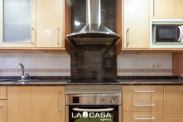 Piso en Venta en Carrer de Juan de Mena en La Vall d'Hebron