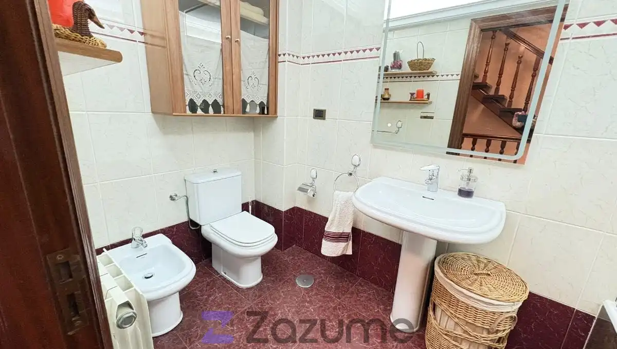Baño de Dúplex de alquiler en Noja con Jardín privado, Terraza y Piscina