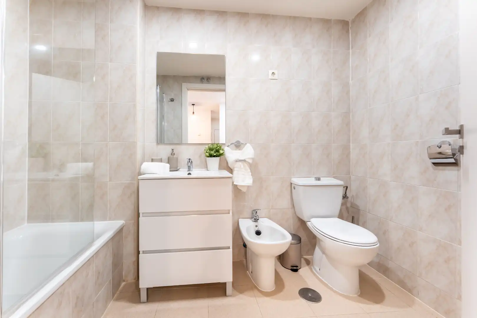 Badezimmer von Wohnung zum Verkauf in Madrid mit Gemeinschaftspool