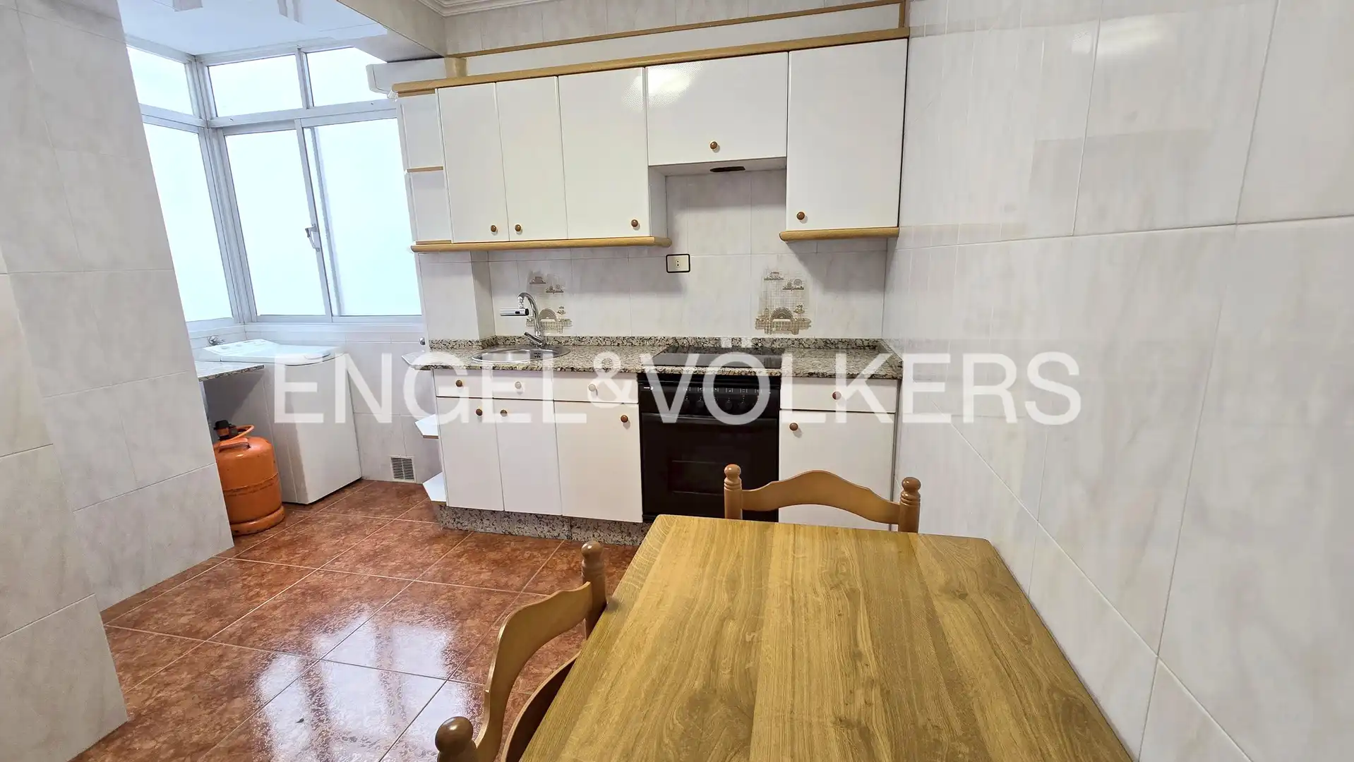 Cocina de Piso en venta en Vigo  con Calefacción y Balcón