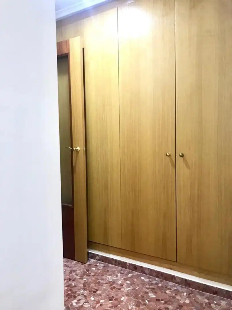 Habitación de Piso de alquiler en Manises con Aire acondicionado, Calefacción y Amueblado