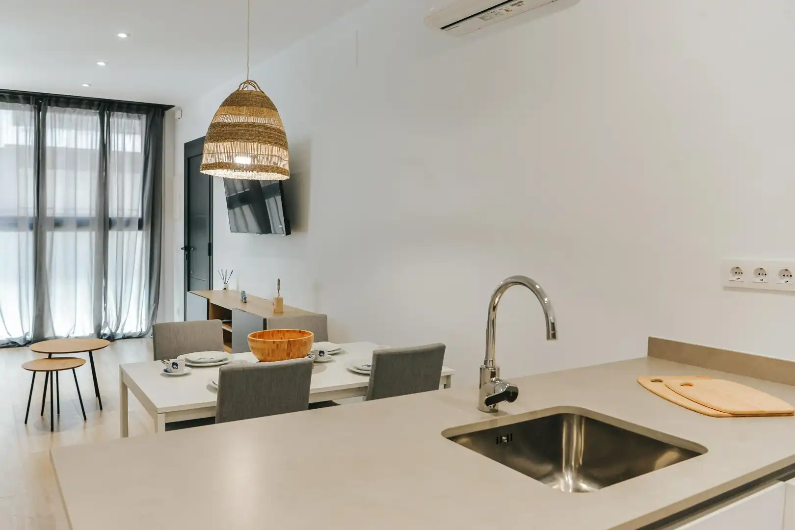 Küche von Erdgeschoss zur Miete in Palamós mit Klimaanlage, Heizung und Terrasse