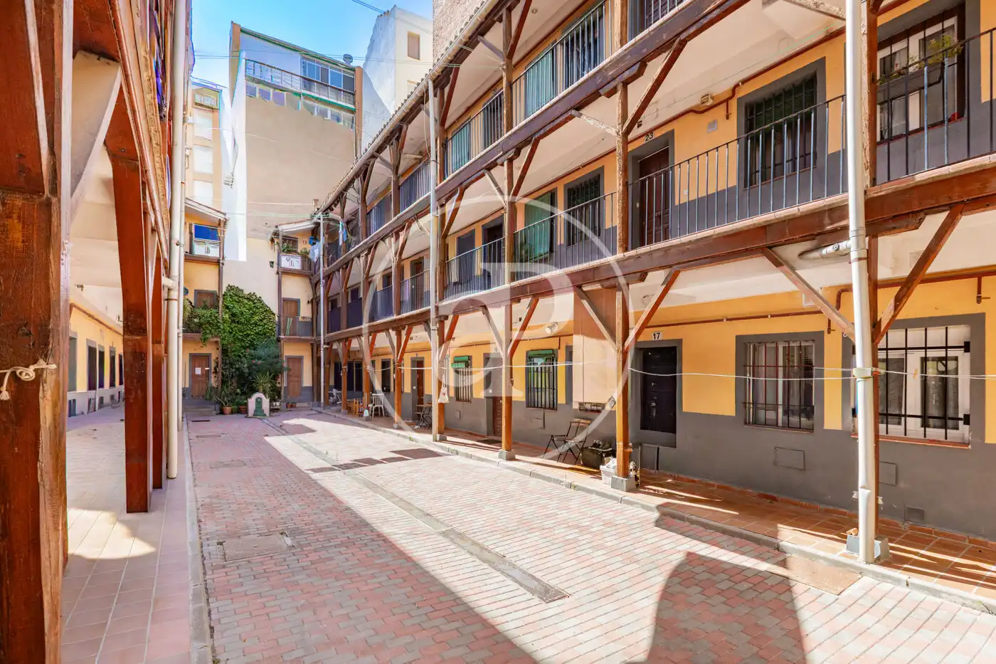 Vista exterior de Piso en venta en Madrid con Calefacción y Balcón
