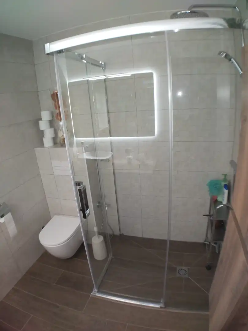 Bany de Casa o xalet en venda en Moraleja de Enmedio amb Aire condicionat, Calefacció i Jardí privat