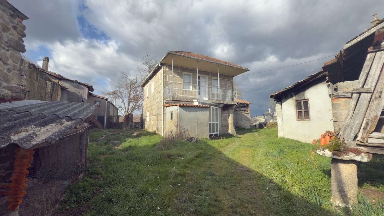 Vista exterior de Casa o xalet en venda en Allariz amb Jardí privat i Balcó