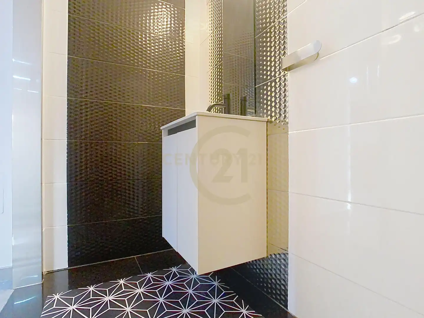 Baño de Apartamento en venta en Álora con Aire acondicionado, Alarma y Piscina comunitaria