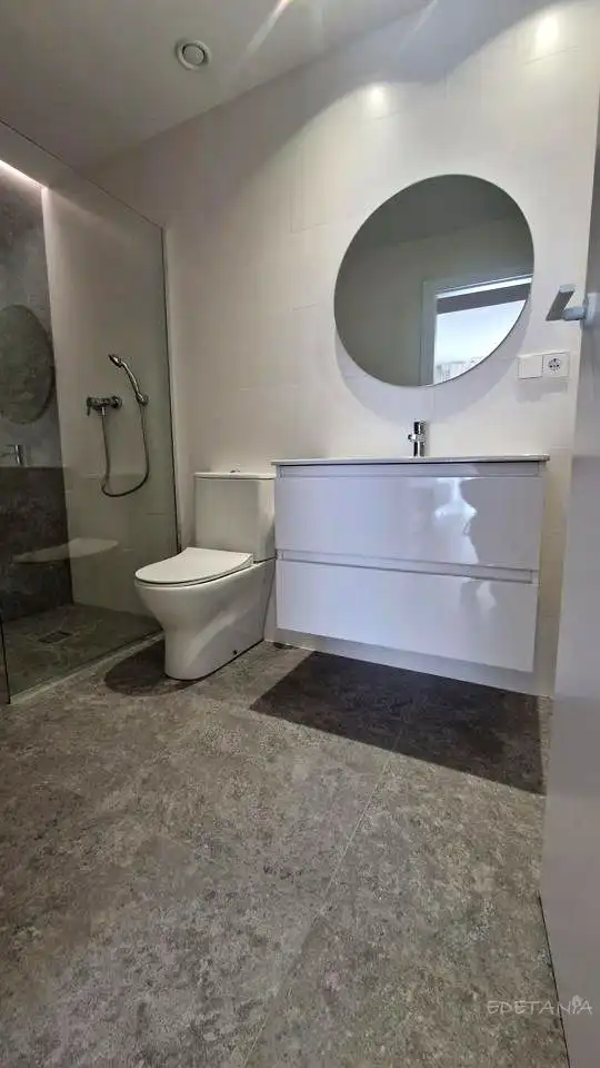 Badezimmer von Erdgeschoss zur Miete in Vinalesa mit Klimaanlage, Möbliert und Internet