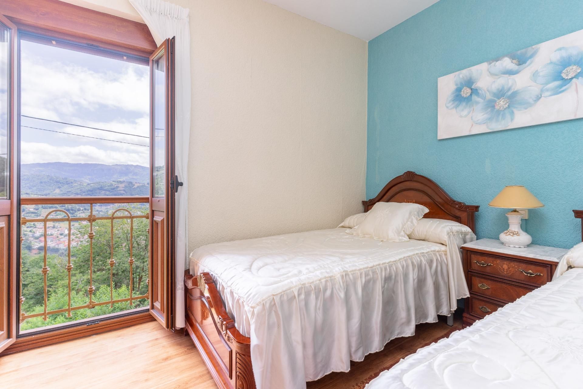 Bedroom of House or chalet for sale in San Martín del Rey Aurelio  with Heating and Storage room