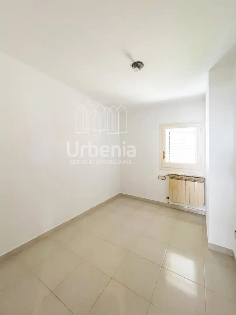 Casa con piscina en venta en Nucli Urbà, imagen 24