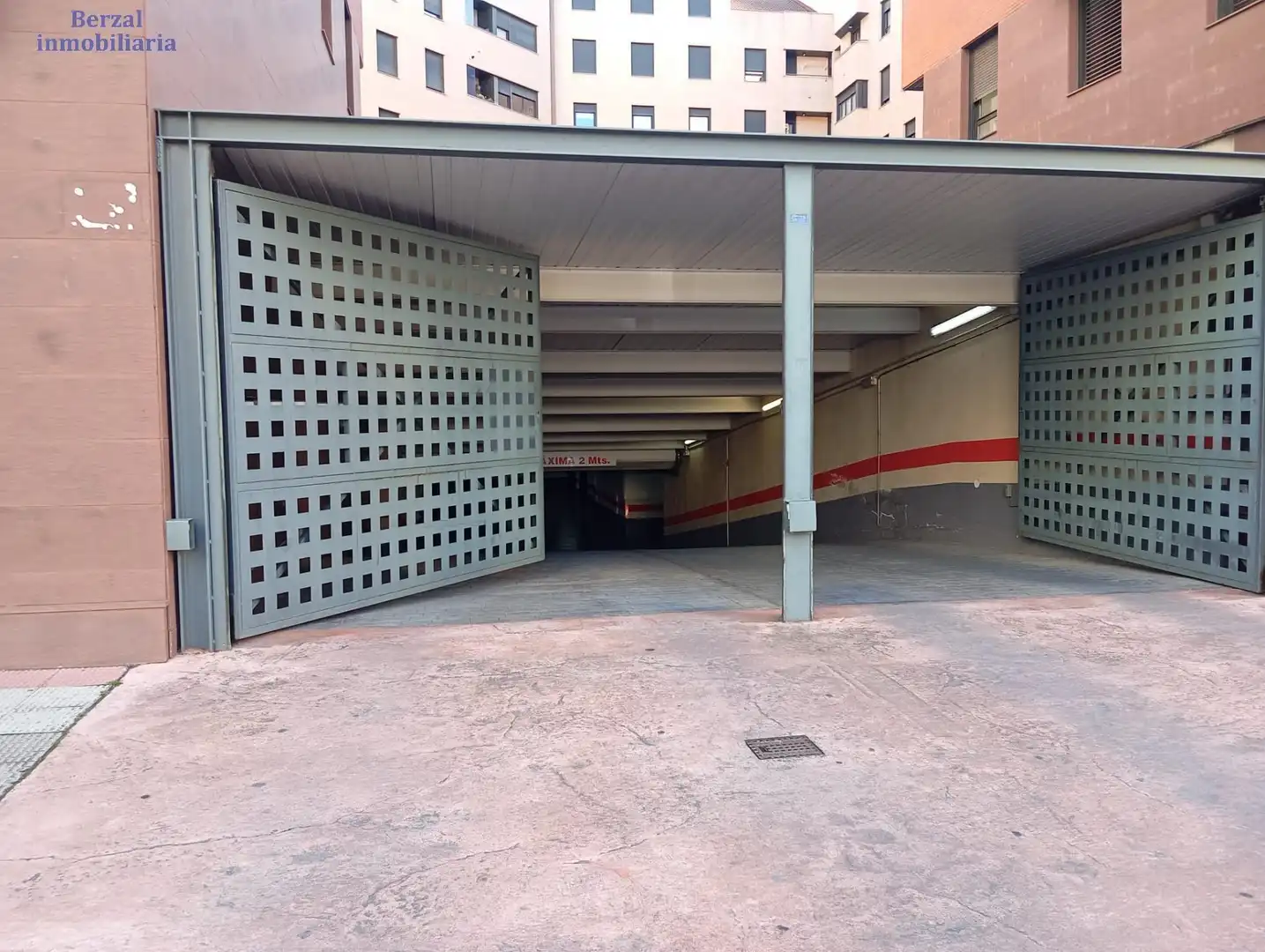 Aparcament de Garatge en venda en  Logroño