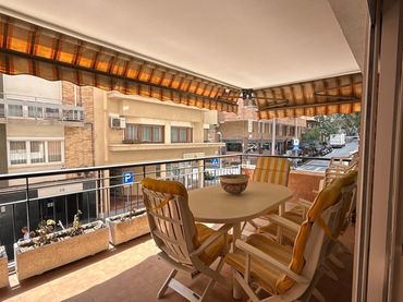 Appartamento con balcone in affitto a Carrer de Moragas 10