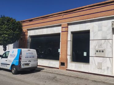 Local comercial en venta en Calle Miguel Delibes 4