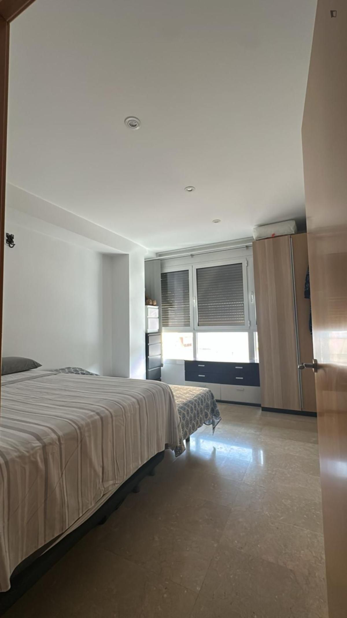Dormitori de Apartament per a compartir en Granollers amb Aire condicionat, Moblat i Forn