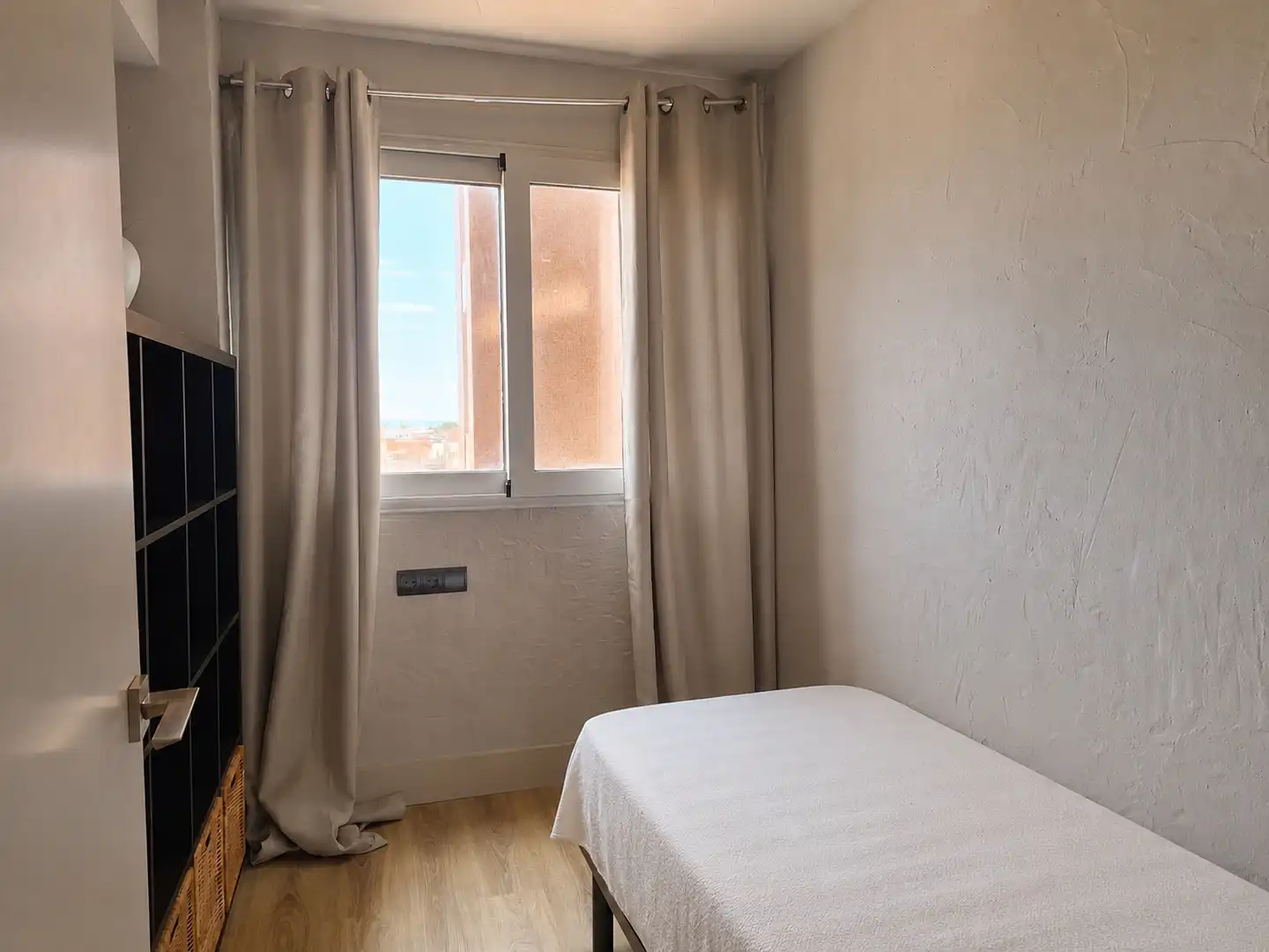 Habitación de Apartamento de alquiler en Palamós con Aire acondicionado, Terraza y Amueblado