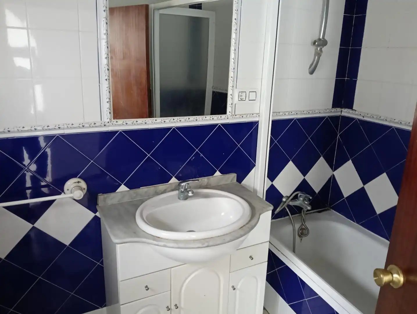 Casa adosada en venta en Constantina