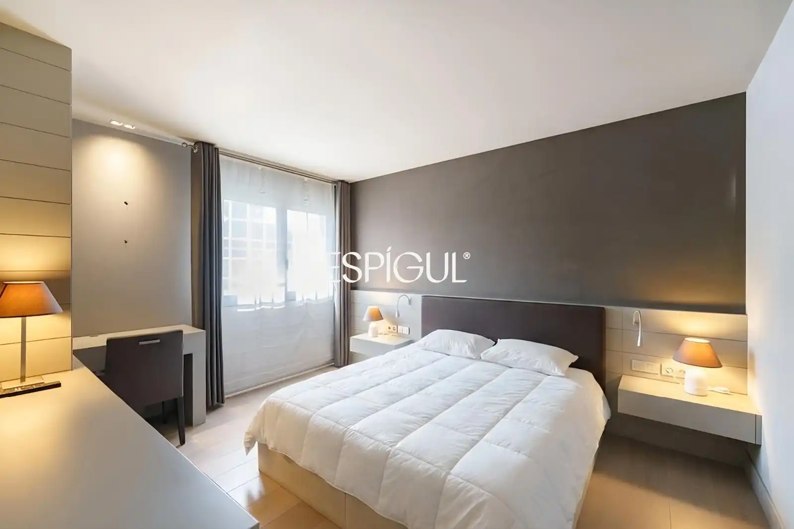 Bedroom of Flat for rent in Sant Cugat del Vallès  with Air Conditioner, Heating and Parquet flooring