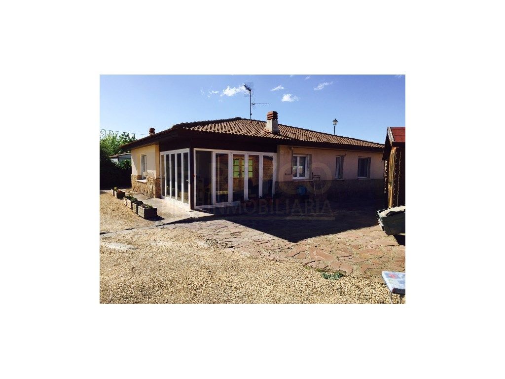 Exterior view of House or chalet for sale in Huércanos  with Private garden and Balcony