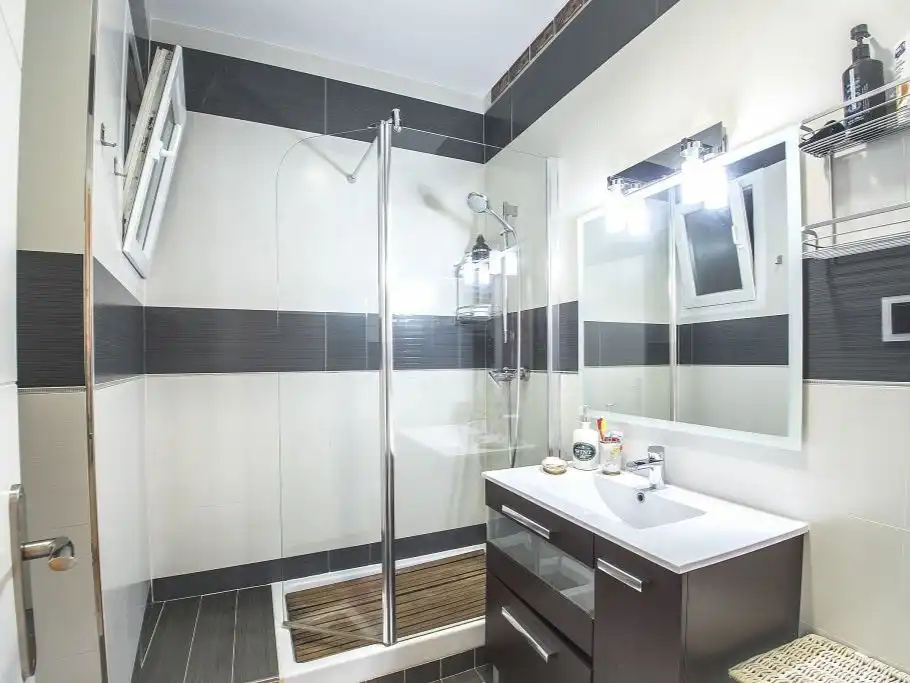 Baño de Apartamento de alquiler en Lloret de Mar con Aire acondicionado, Parquet y Trastero