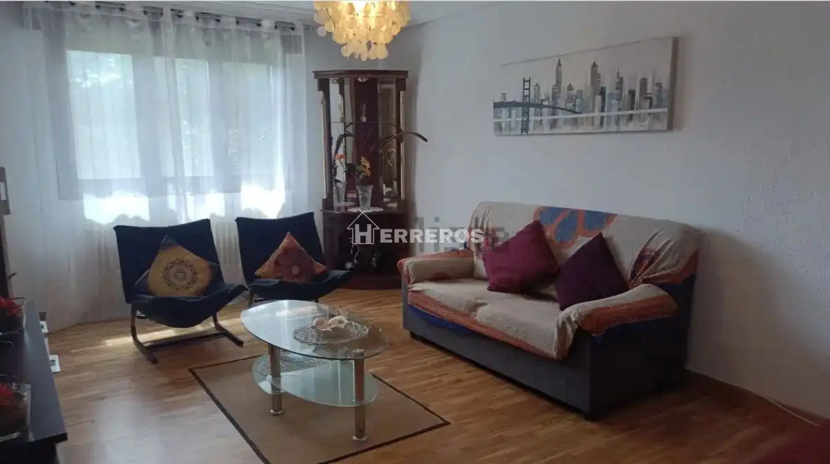 Sala de estar de Casa adosada en venta en Uruñuela con Calefacción, Parquet y Terraza