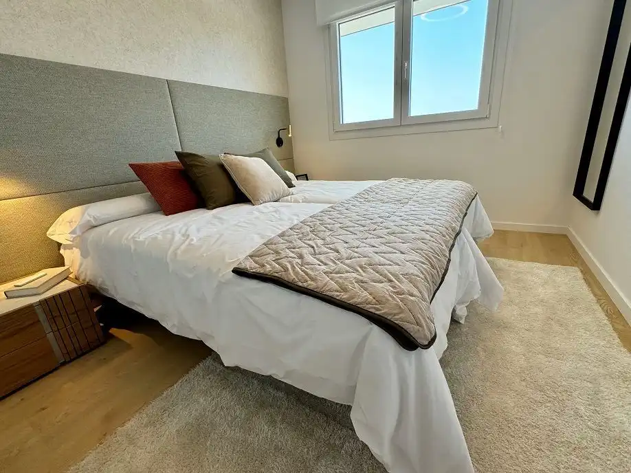 Habitación de Casa o chalet en venta en La Nucia con Aire acondicionado, Calefacción y Jardín privado