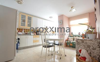 Kitchen of Flat for sale in  Sevilla Capital  with Air Conditioner and Terrace