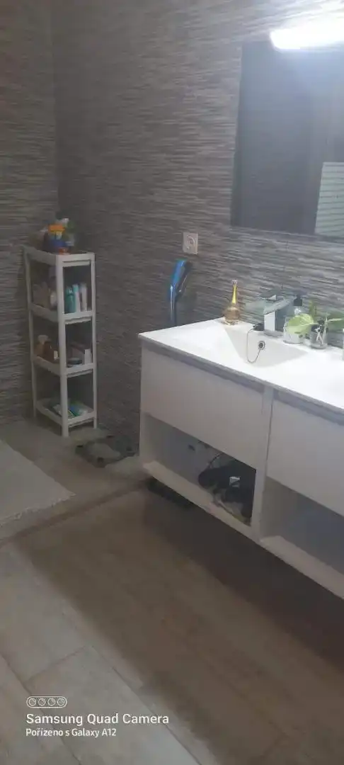 Bany de Casa adosada en venda en Escatrón amb Aire condicionat, Jardí privat i Moblat