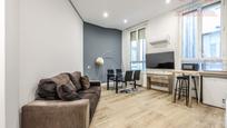 Living room of Flat to rent in  Madrid Capital  with Air Conditioner, Heating and Parquet flooring