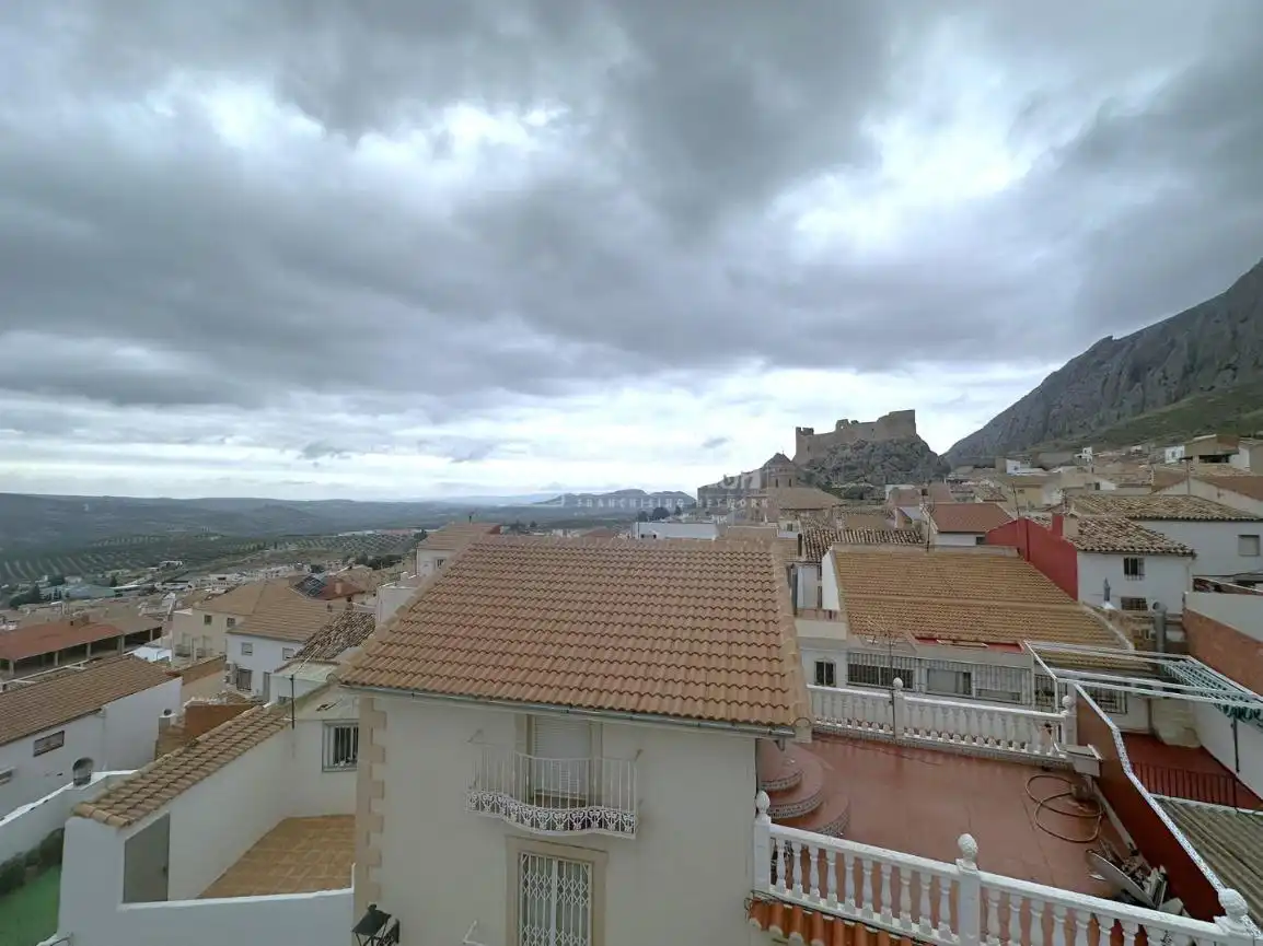 Vista exterior de Casa o xalet en venda en Bedmar y Garcíez amb Aire condicionat, Calefacció i Terrassa