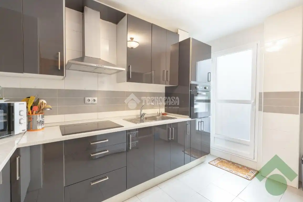 Cocina de Piso en venta en Calicasas