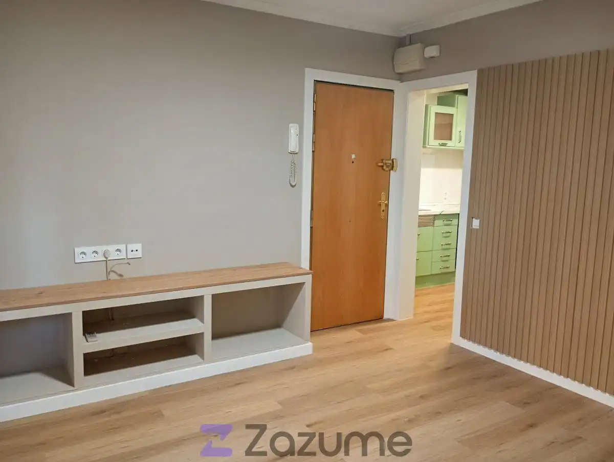 Flat for rent in Carrer d'Aiguablava, La Trinitat Nova